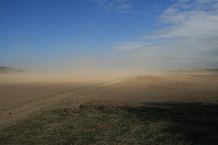 Wind erosion processes influence the long-term carbon balance of soils! | Quelle: © Dr. R. Funk.