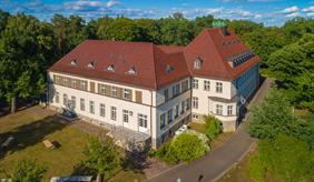 Aerial shot of the main building in Müncheberg