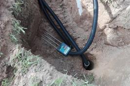 Mobile TDR Sensoren mit LoRa Knoten ermöglichen die Überwachung der Bodenfeuchtigkeit im Oberboden. | Quelle: © Maria Schnaitmann / ZALF.