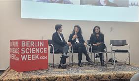 Prof. Michelle Bonatti (center) at Berlin Science Week 2025