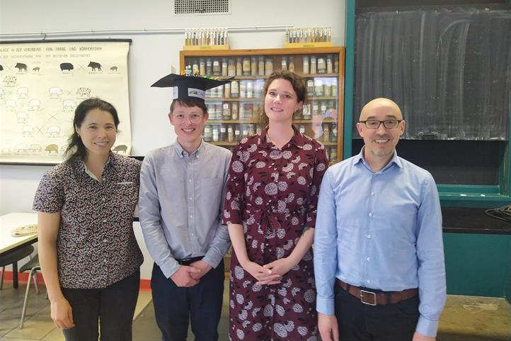 Feierliche Übergabe des Doktorhuts: Prof. Dr. Sonoko Dorothea Bellingrath-Kimura (HUB), Marco Donat, Dr. Kathrin Grahmann (ZALF), Prof. Dr. Ralf Bloch (HNEE) | Quelle: © David Lukow.