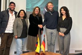 Zusammenarbeit mit Kolumbien vereinbart (v.l.n.r. Sergio Bolivar-Santamaria, Adriana Martin, Botschafterin S.E. Yadir Salazar-Mejía, Prof. Dr. Stefan Sieber, Assoc. Prof. Dr. Michelle Chevelev-Bonatti