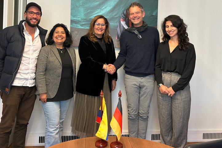 Zusammenarbeit mit Kolumbien vereinbart (v.l.n.r. Sergio Bolivar-Santamaria, Adriana Martin, Botschafterin S.E. Yadir Salazar-Mejía, Prof. Dr. Stefan Sieber, Assoc. Prof. Dr. Michelle Chevelev-Bonatti) | Quelle: © Gabriel Lazala.