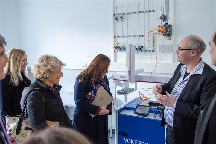 Tour of the new laboratories. The image is released for editorial reporting purposes provided the source of the image is given: © Hendrik Schneider / ZALF.