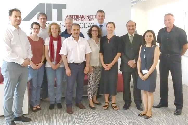 Teilnehmende des Kick-Off-Meetings für das Projekt SUNEX im Austrian Institute of Technology (ATI) | Quelle:  © ATI Wien