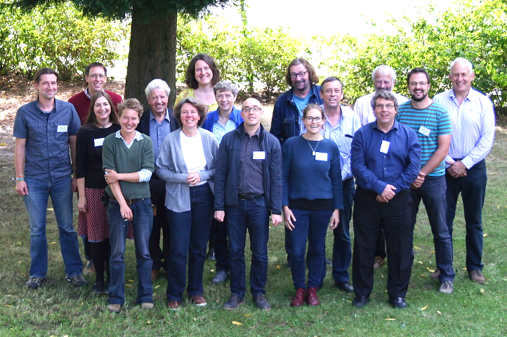 Teilnehmerinnen und Teilnehmer am „Health-Workshop: Von links oben: Christopher Brock (Uni Giessen), Thomas Döring (HUB), Anja Vieweger (ORC UK), Jaques, Cabaret (INRA), Christiopher Stopes (IFOAM EU), Christoph Zehrfuchs (Biohof Zehrfuchs), John Newman (Abbey Home Farm), Barbara Smith (Coventry University UK),Christine Watson (SRUC UK), Johann Bachinger (ZALF), Martin Wolfe (Wakelyns Agroforestry), Diana Ruelke (Hof zur bunten Kuh), Carola Strassner (FH Münster), Ralf Bloch (ZALF), Milena, Klimek (BOKU Österreich), Lawrence Woodward (ORC UK)| Quelle: © ZALF / Ralf Bloch & Johann Bachinger.