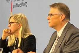 Professor Monika Schreiner from IGZ-Großbeeren and Professor Thomas Weith from ZALF, from the Central Coordination Office of the Federal Ministry of Education and Research (BMBF) funding line “Agrarsysteme der Zukunft”, in the recording studio of the Ministry.